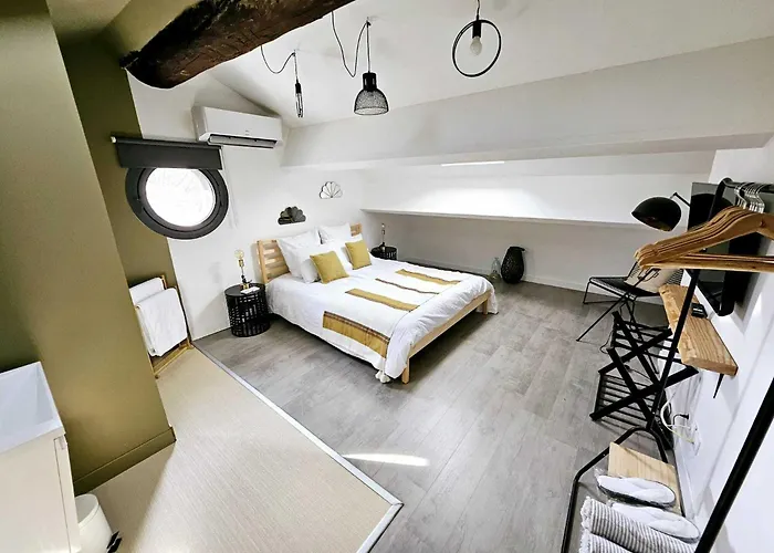 La Maison Grivolas Appartements Et Maison D\'Hotes